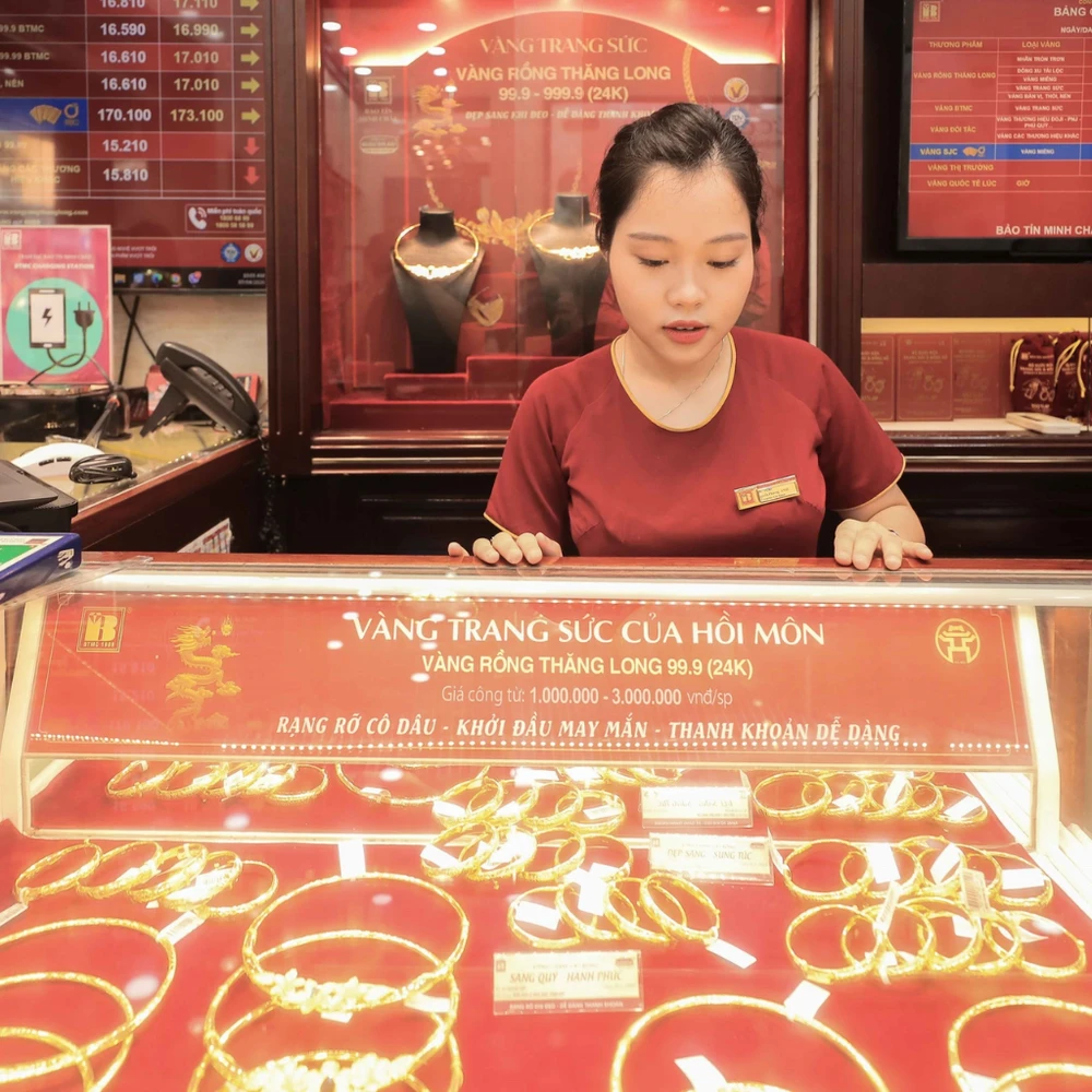 Vàng là kênh đầu tư quen thuộc với phụ nữ Việt Nam. (Nguồn: Internet)