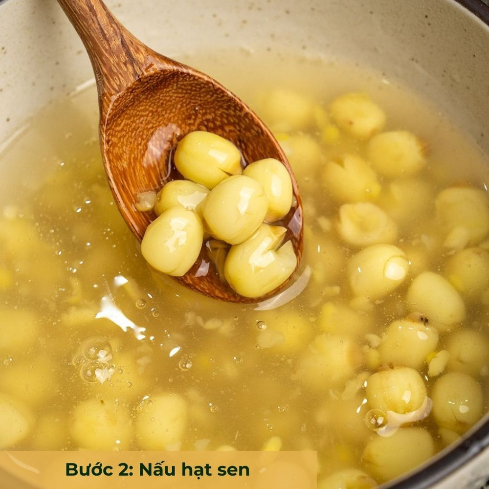 bước 2 nấu hạt sen