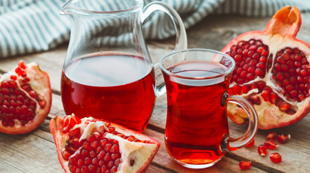 Bí quyết đẹp da tự nhiên từ việc uống nước ép lựu hằng ngày 