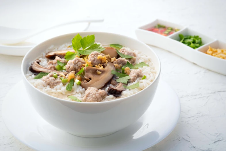 Nấu cháo bằng cơm nguội – Món ăn tiết kiệm và hấp dẫn