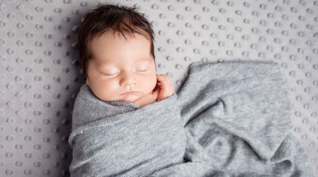 Những lưu ý và cách chăm sóc cho trẻ sơ sinh 2 tuần tuổi