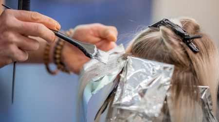 Những sai lầm phổ biến khi tự nhuộm tóc tại nhà các bạn gái cần lưu ý