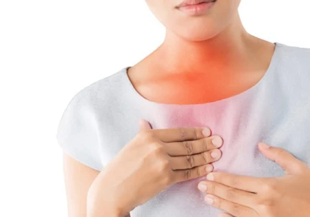 Khi hít thở sâu thì tim nhói đau là triệu chứng của bệnh gì?