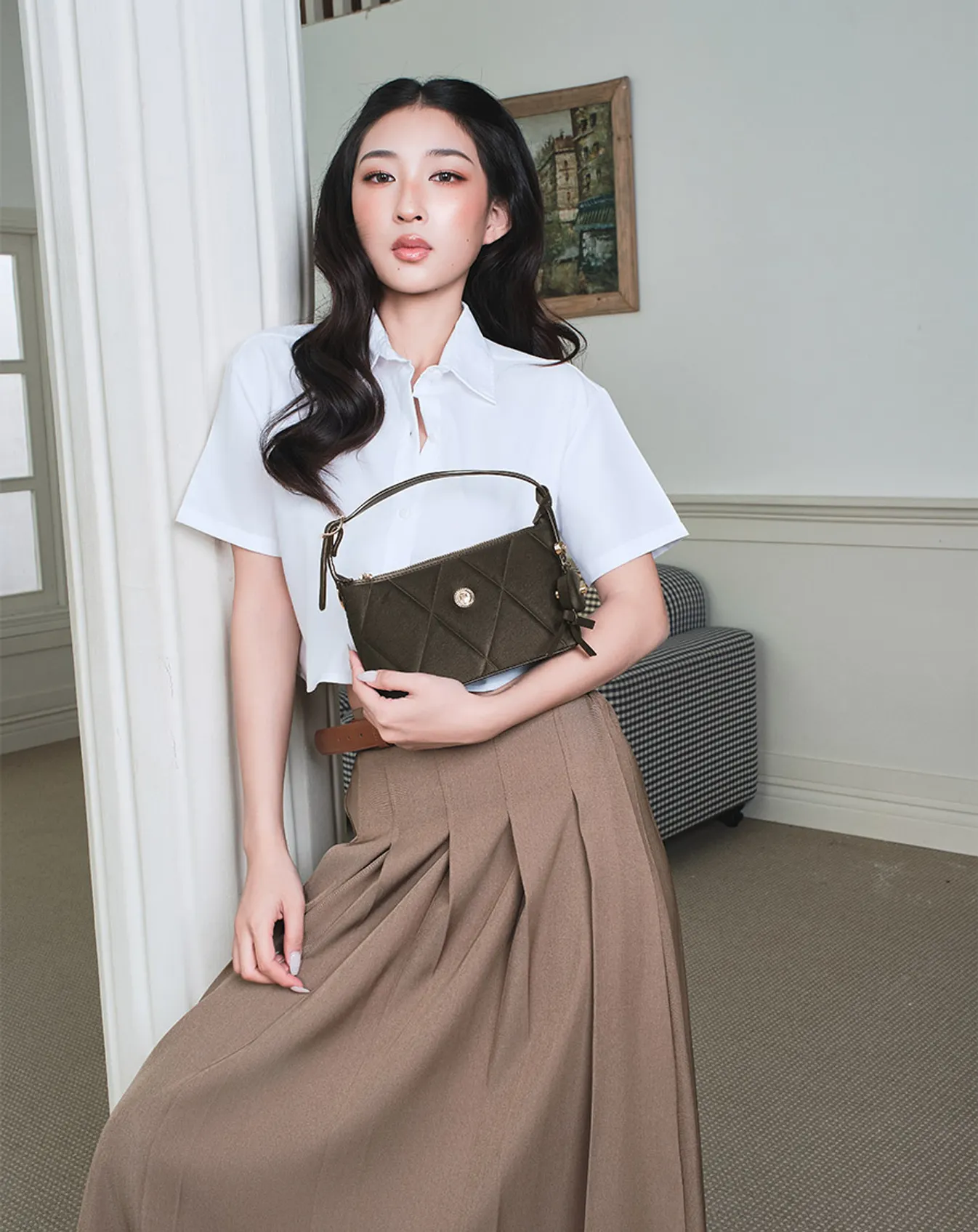 Túi Xách Nhỏ Hobo Phối Charm Beret - Image 4