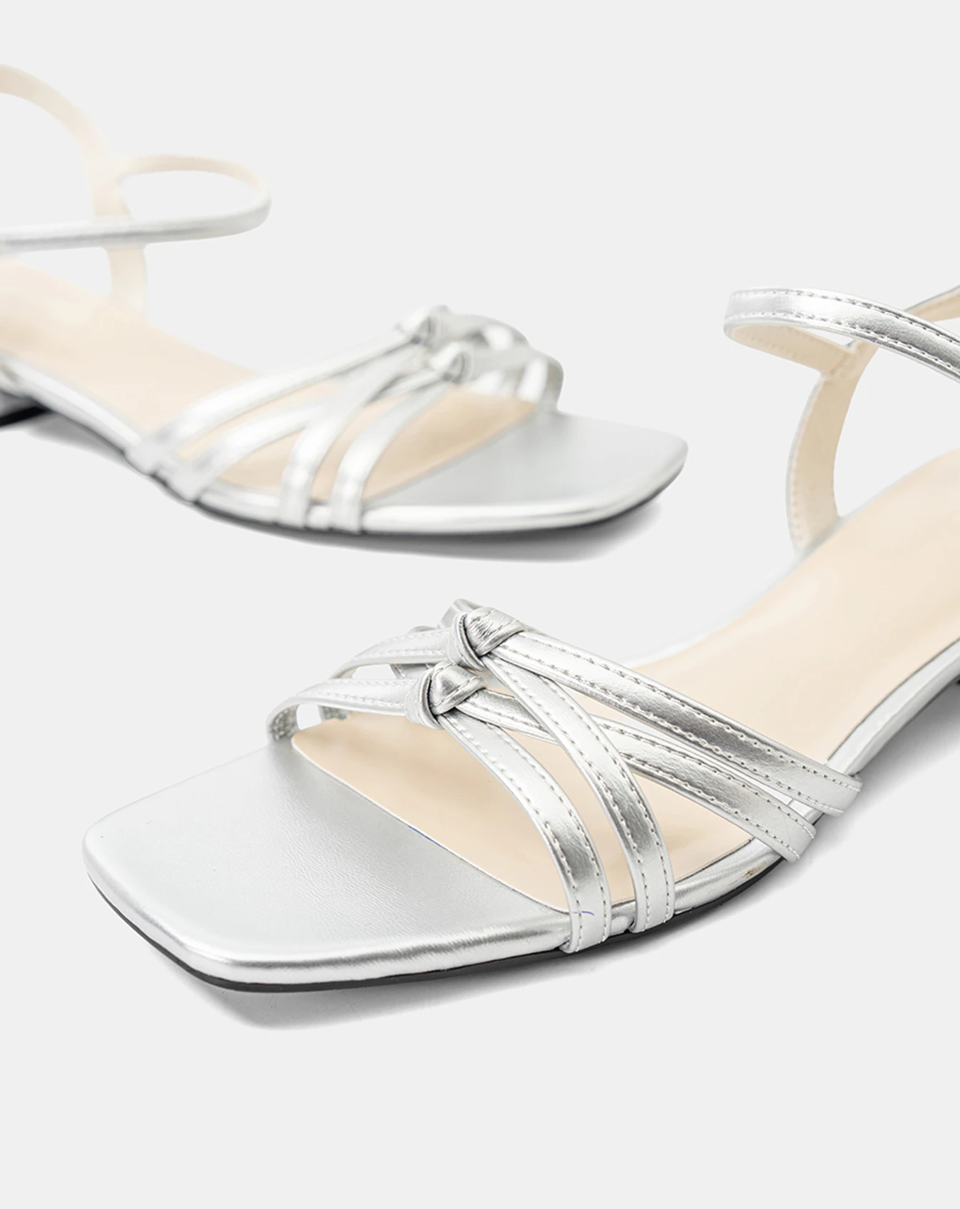 Giày Sandal Quai Phối Nút Thắt - Image 2