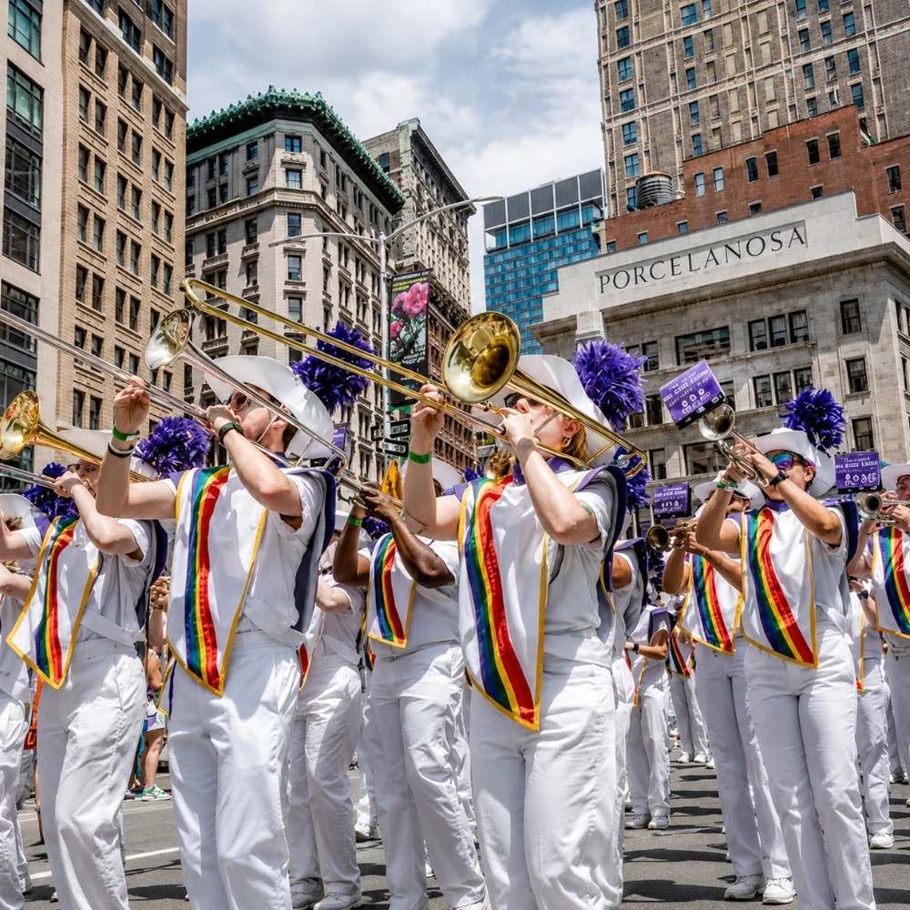 Pride Parade - lễ hội đường phố biểu tượng của Pride Month LGBTQ+ trên toàn thế giới.
