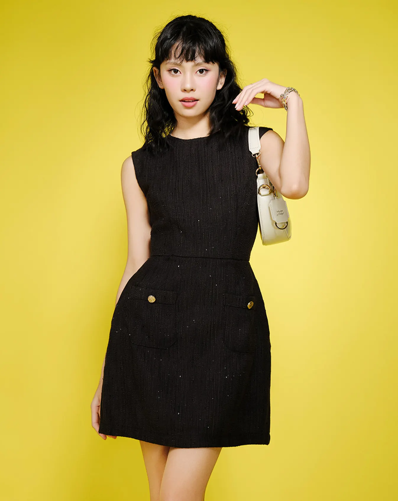 Đầm mini vải tweed phối túi - Image 1