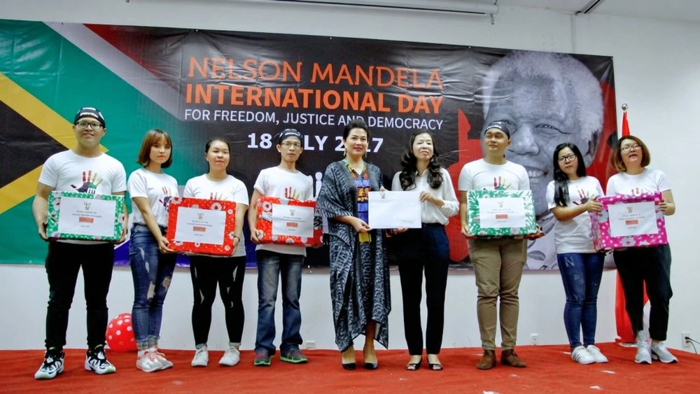 ngay-le-nelson-mandela-5