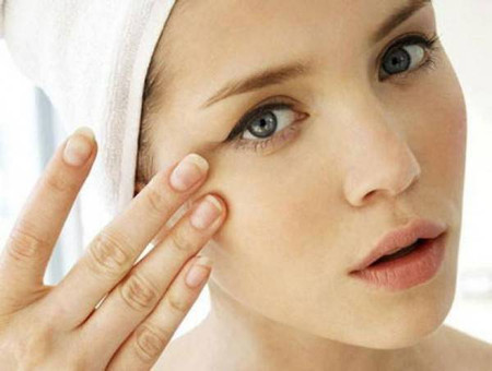 Giảm quầng thâm mắt tại nhà đơn giản với những cách sau