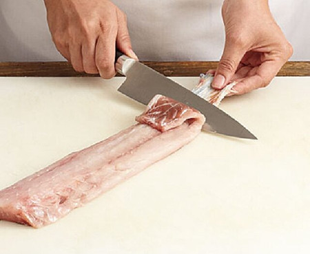 Khám phá cách gọt vỏ cà rốt nhanh hơn cả dao bằng thứ không ngờ