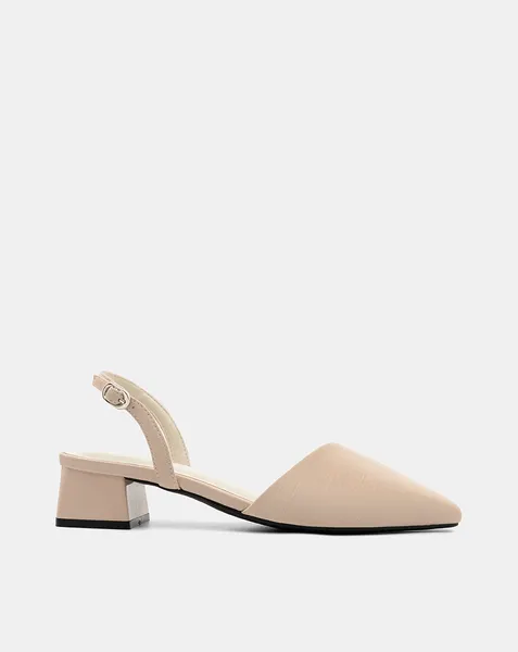 chi tiết quai slingback và gót vuông 5cm