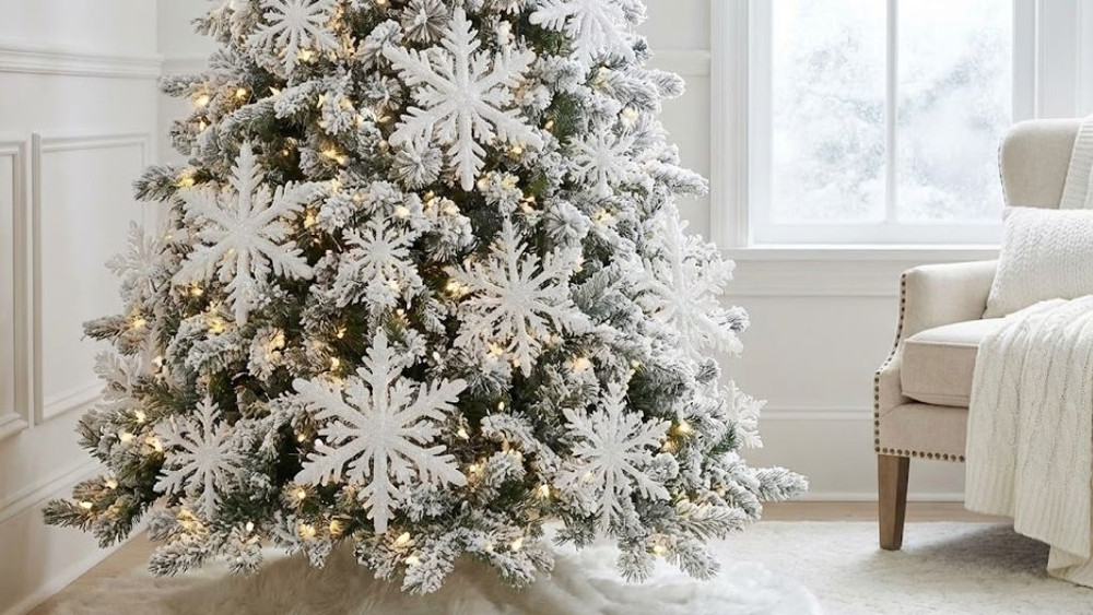 trang trí cây thông noel