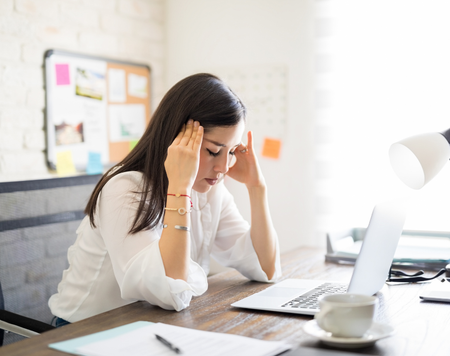 Triệu chứng đau đầu và cách giảm đau hiệu quả