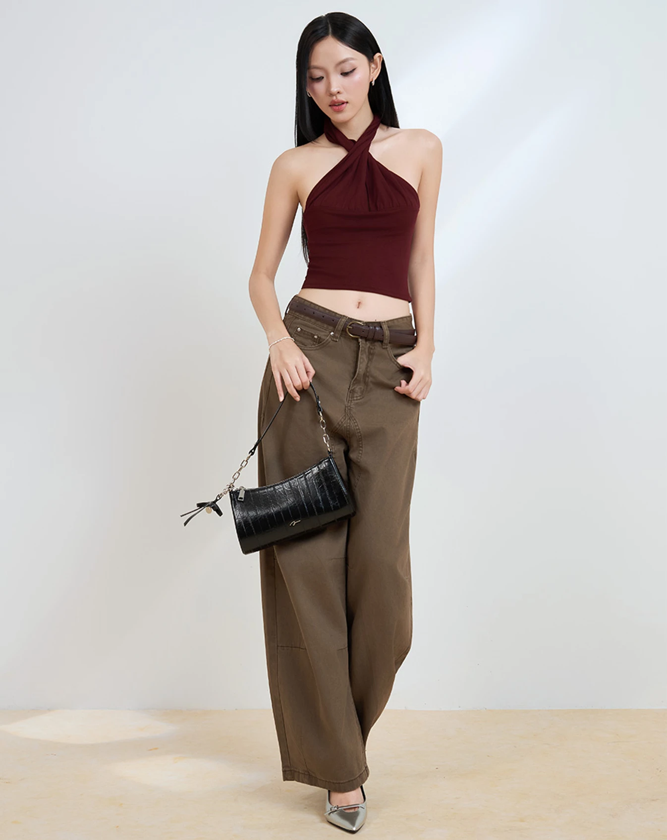 Túi Xách Nhỏ Đeo Vai Phối Charm Nơ - Image 4