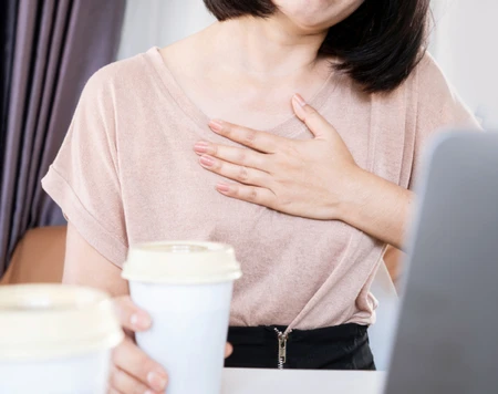 Tìm hiểu về triệu chứng đánh trống ngực ảnh hưởng đến sức khoẻ