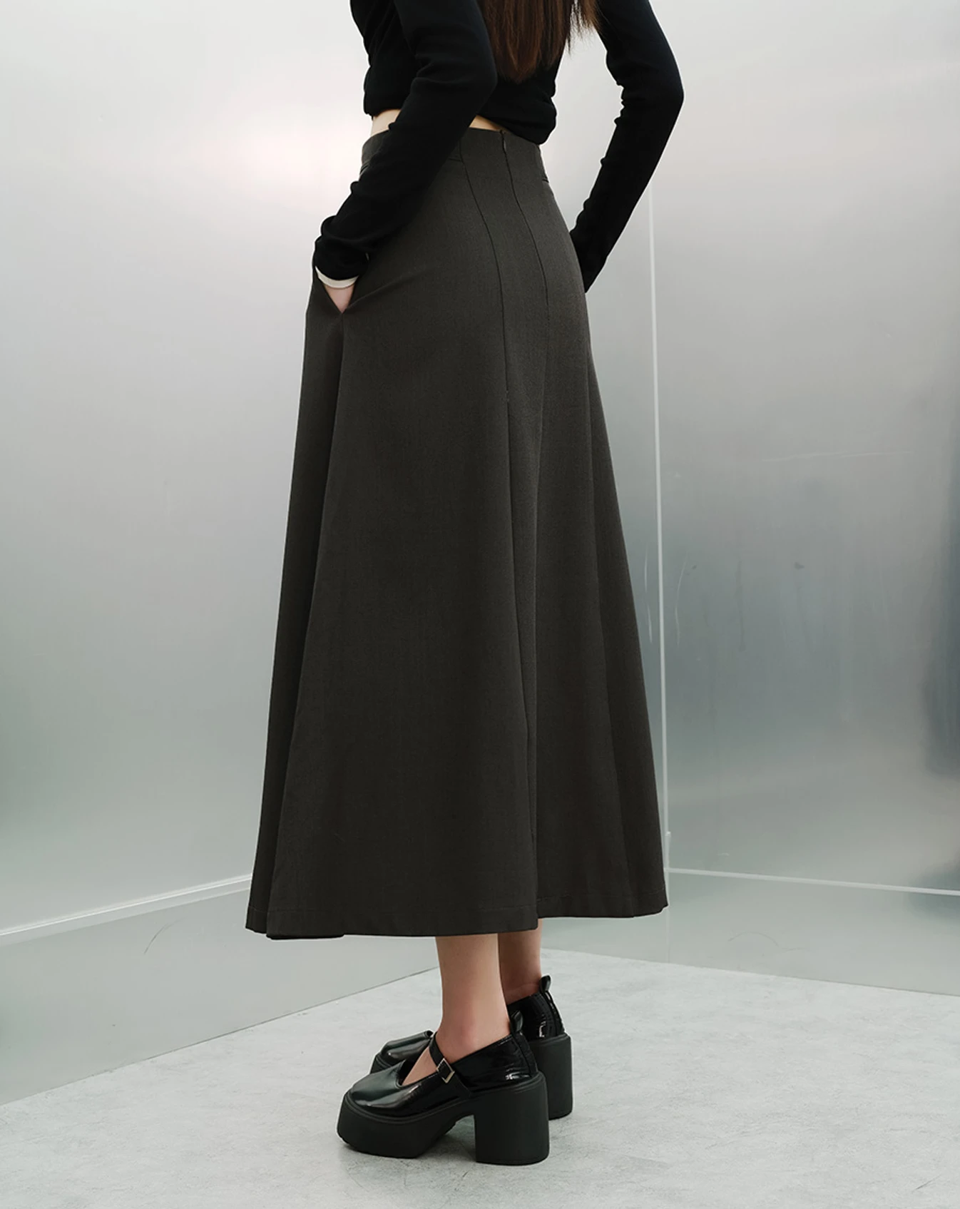 Chân váy midi phối viền lưng - Image 3