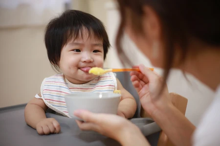 Chế độ dinh dưỡng và chăm sóc răng miệng cho trẻ 30 tháng tuổi