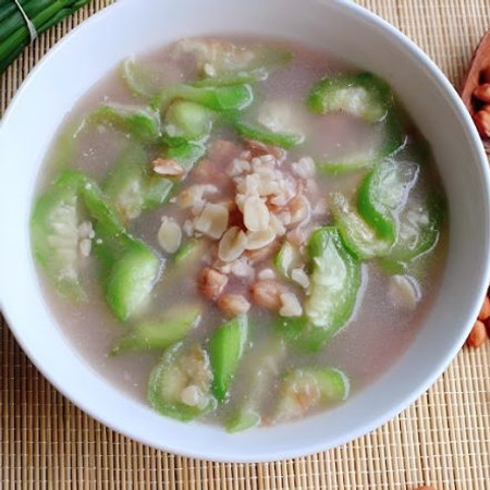 Cách làm canh mướp nấu lạc đơn giản tại nhà