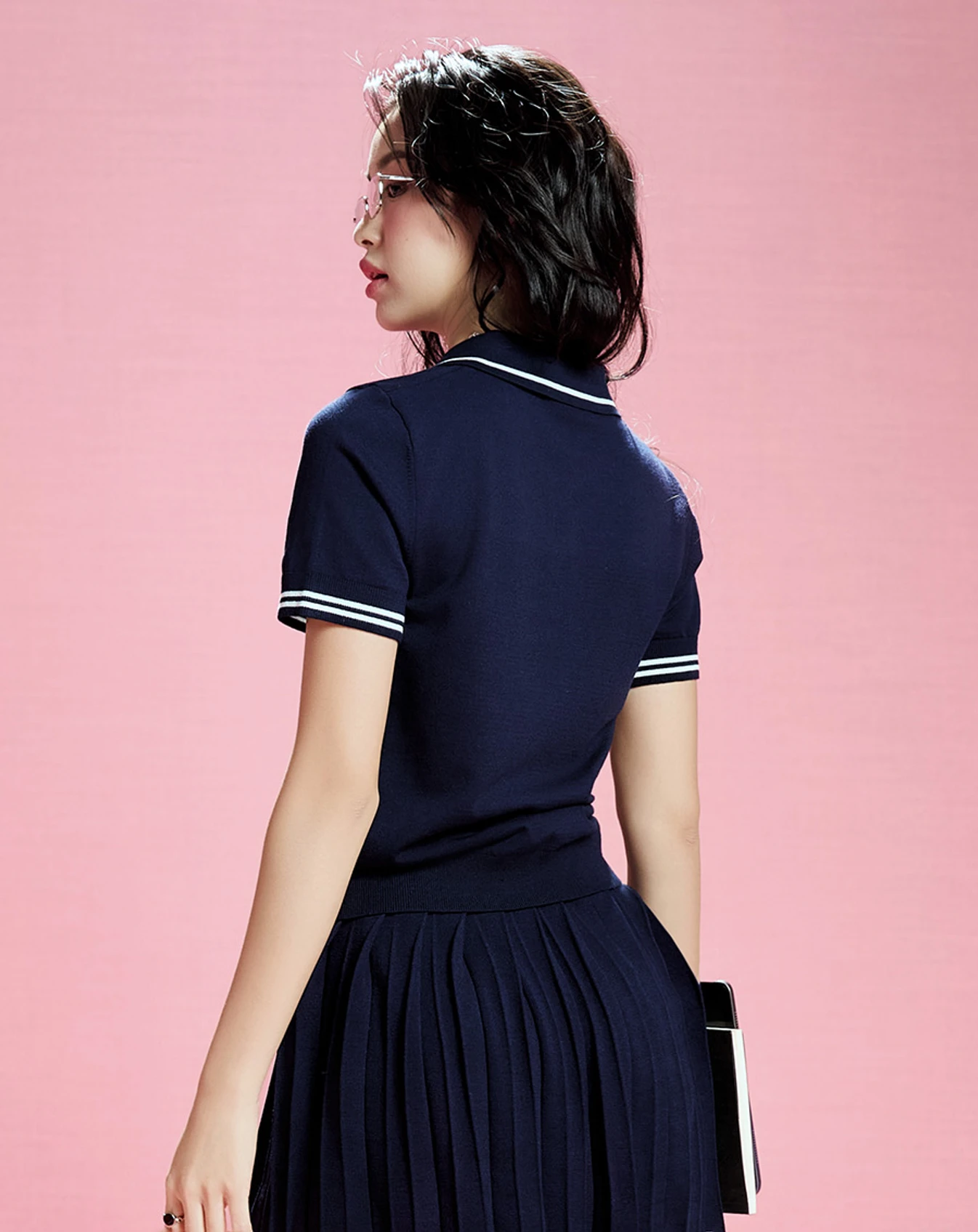 Áo dệt kim cổ polo thêu chữ - Image 4