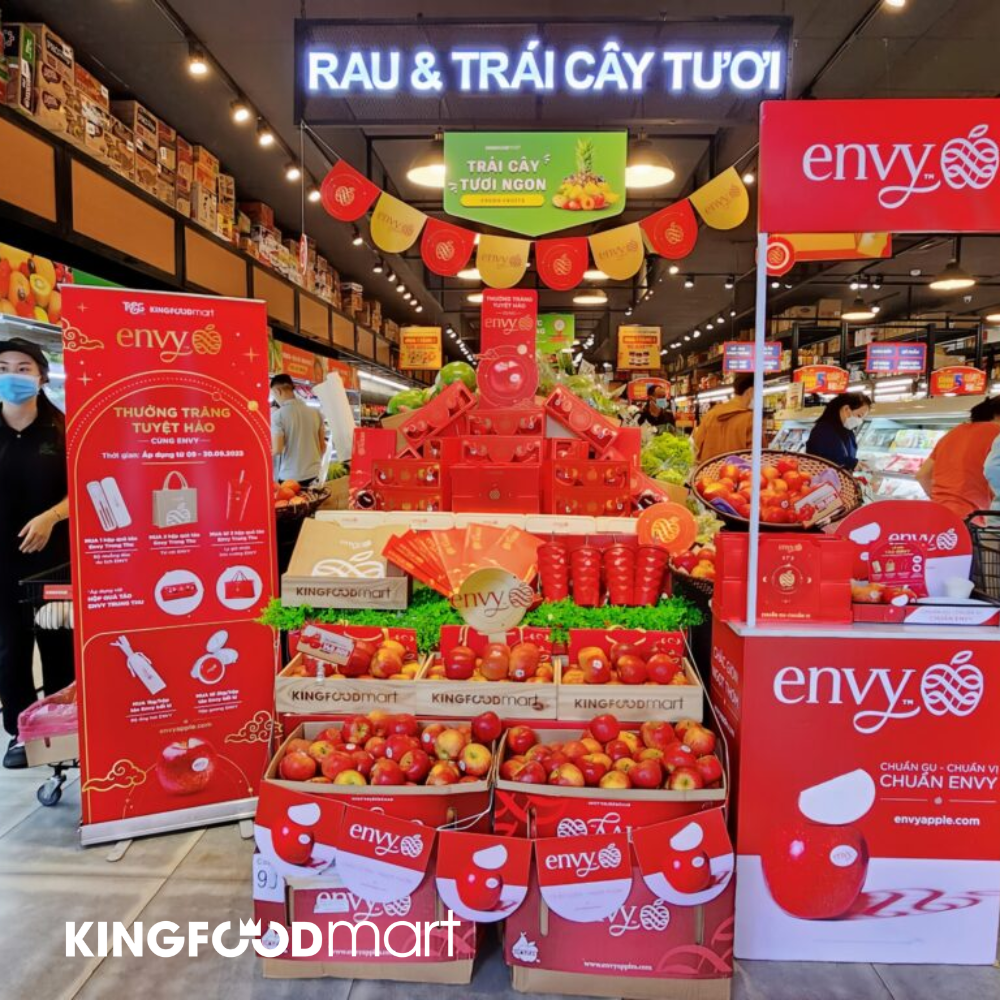 Quầy táo nhập khẩu tươi ngon đa dạng tại siêu thị Kingfoodmart.