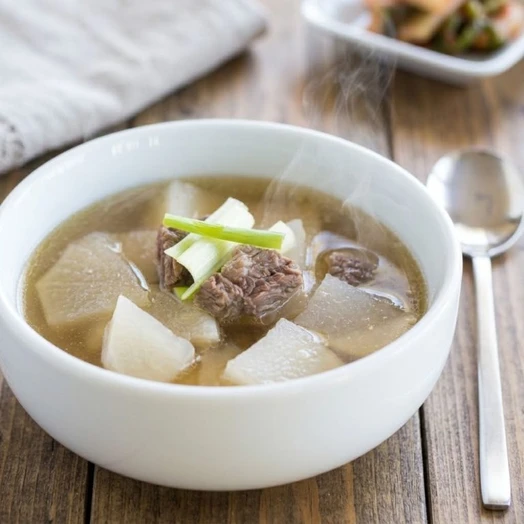 Cách nấu canh bò củ cải Hàn Quốc thanh ngọt, dễ ăn
