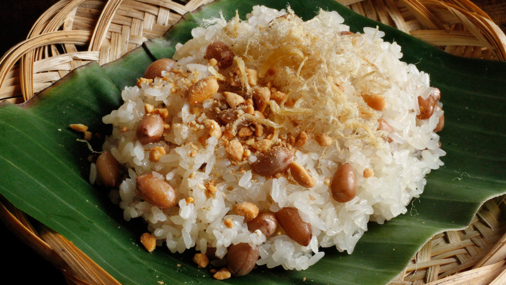 Xôi lạc truyền thống Việt Nam thơm bùi được lưu truyền qua nhiều thế hệ trong văn hóa ẩm thực Việt. (Nguồn: Internet)
