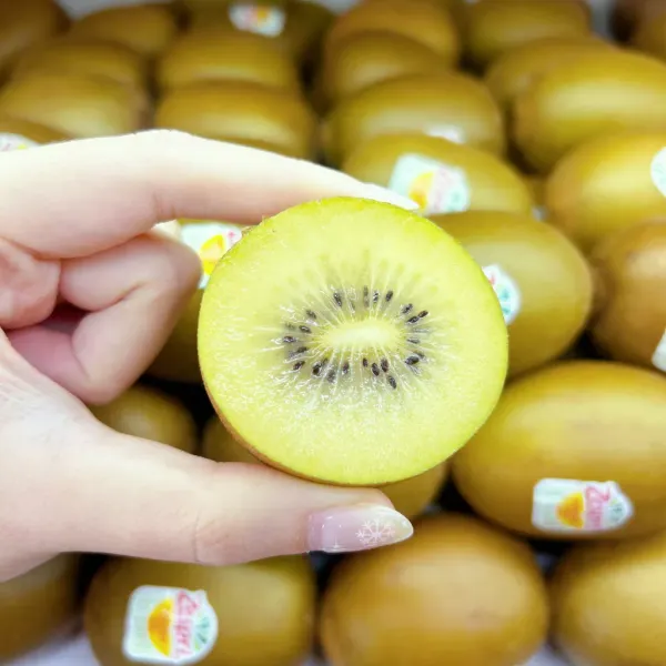 Kiwi vàng chín Zespri hộp 4 quả