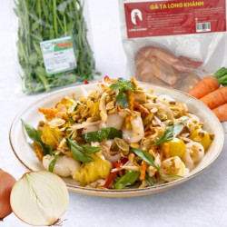 Mâm cơm ngày Tết: Gỏi gà rau răm