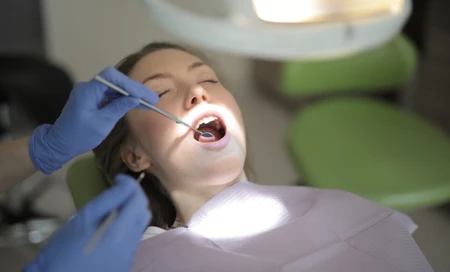 Tìm hiểu phương pháp lấy cao răng bằng máy siêu âm