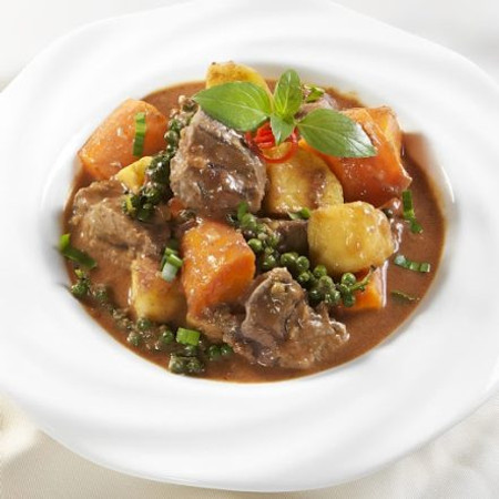 Cách làm bắp bò hầm tiêu xanh thơm mềm