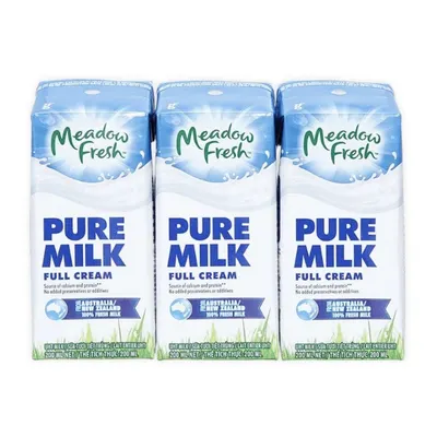 Lốc 3 hộp sữa tươi tiệt trùng Meadow Fresh nguyên kem 200ml
