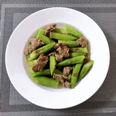 Làm đậu bắp xào thăn bò đậm đà bắt cơm