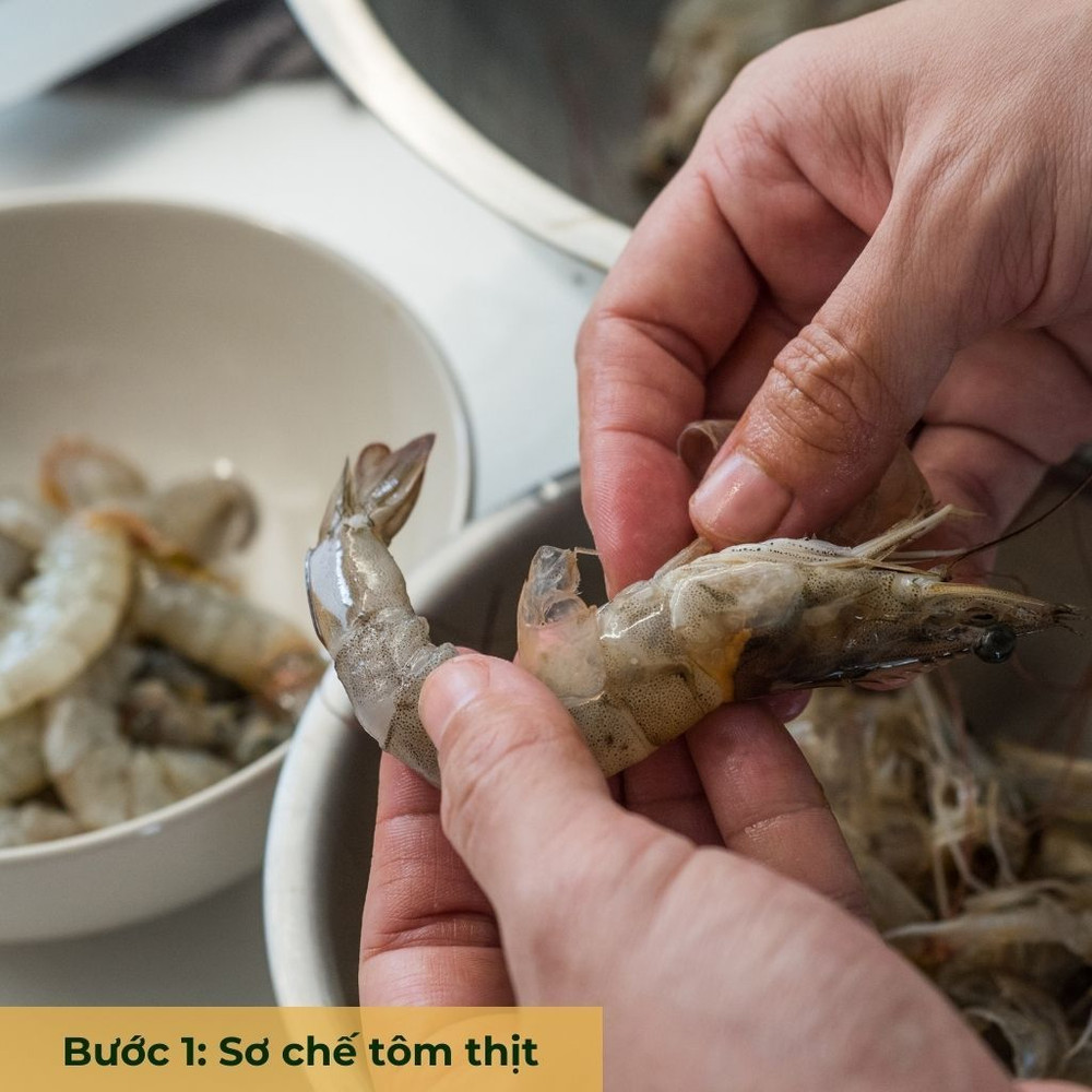 bước 1 sơ chế tôm thịt