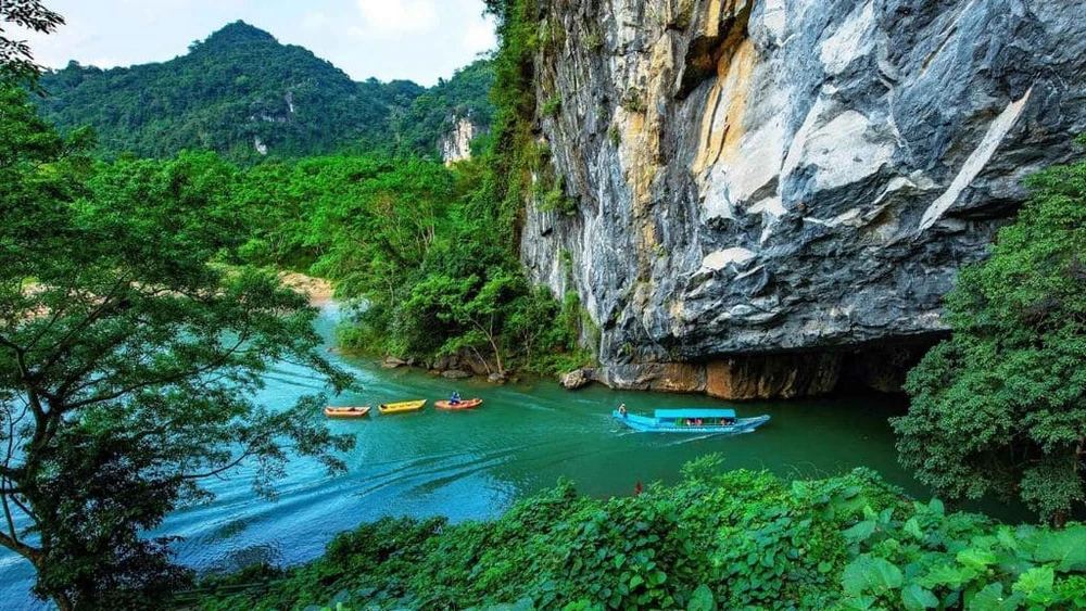 Du lịch Tết âm lịch nên đi đâu?