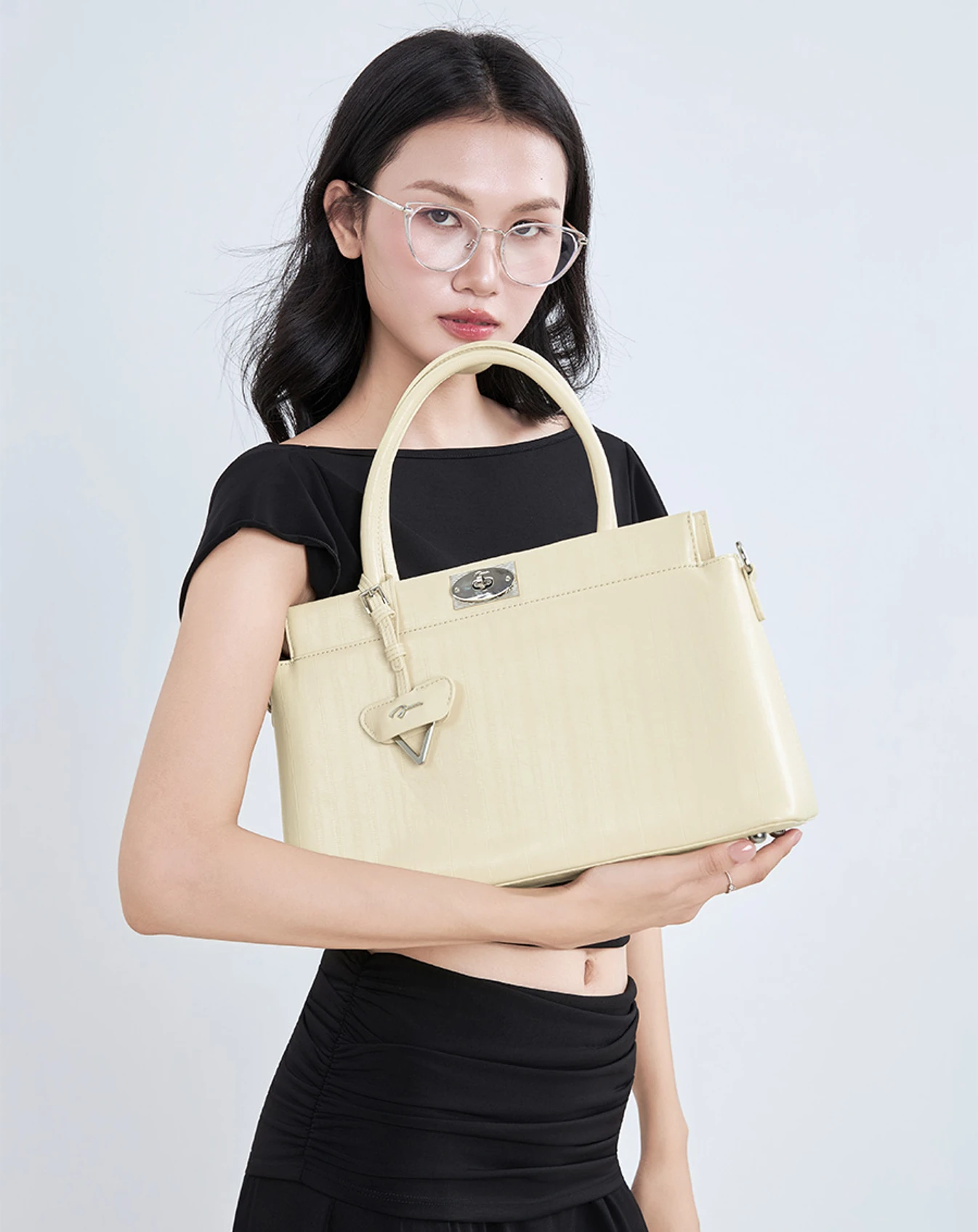 Túi Xách Trung Top Handle Bag Phối Khoá - Image 3