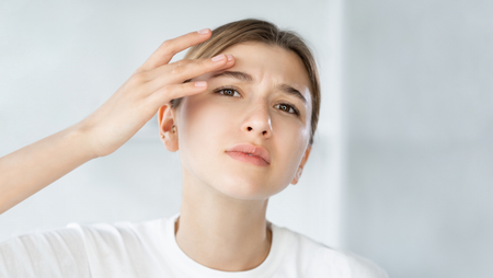 Mụn ẩn li ti do đâu và nên điều trị thế nào?