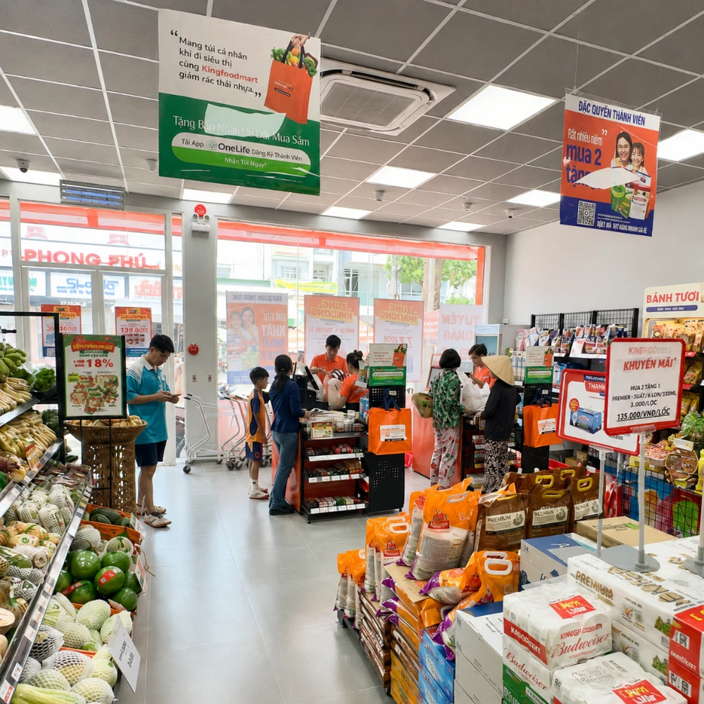 Bánh kẹo, gạo sạch tại Kingfoodmart phục vụ mâm cúng cô hồn.
