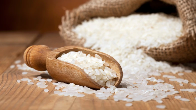 Cách nhận biết gạo mốc và bảo quản gạo đúng cách
