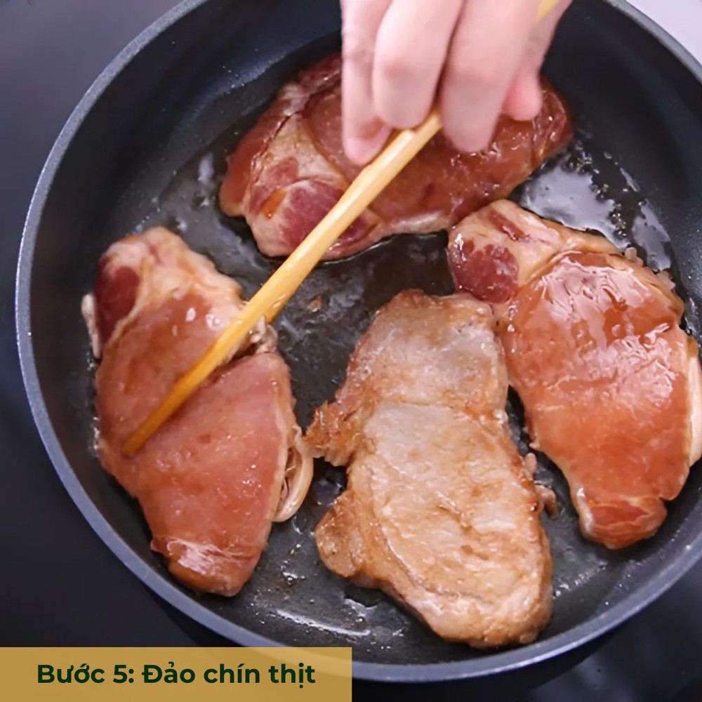 bước 5 chiên thịt