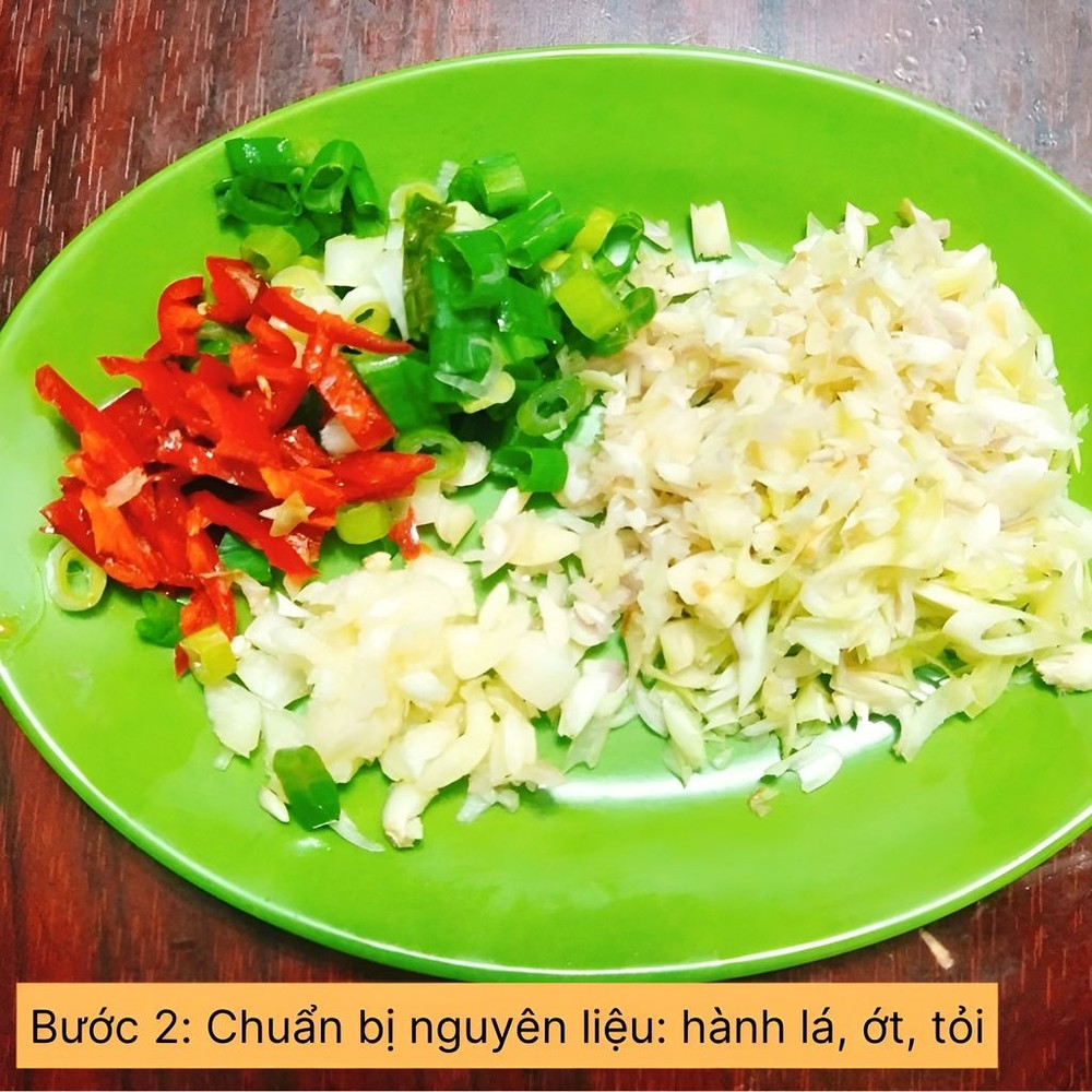 chuẩn bị nguyên liệu hành lá,ớt tỏi