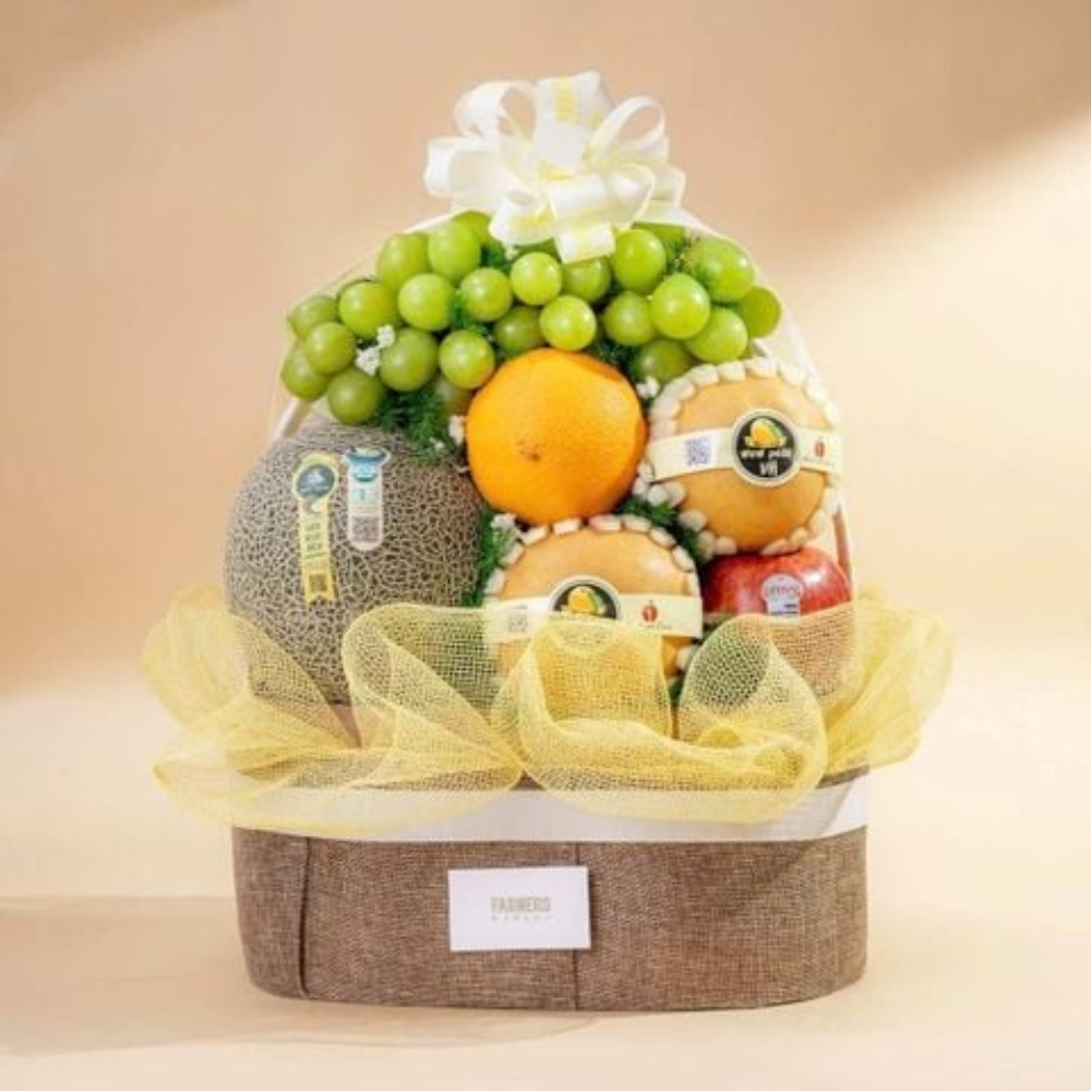 Mâm ngũ quả với các loại trái cây nhập khẩu