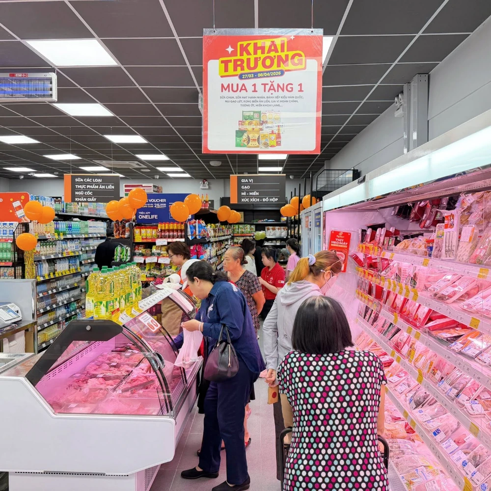 Không gian mua sắm thực phẩm tươi sạch tại siêu thị Kingfoodmart.