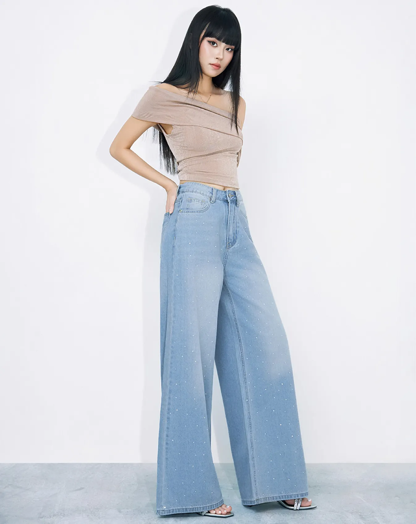 Quần jean ống rộng đính đá - Image 3
