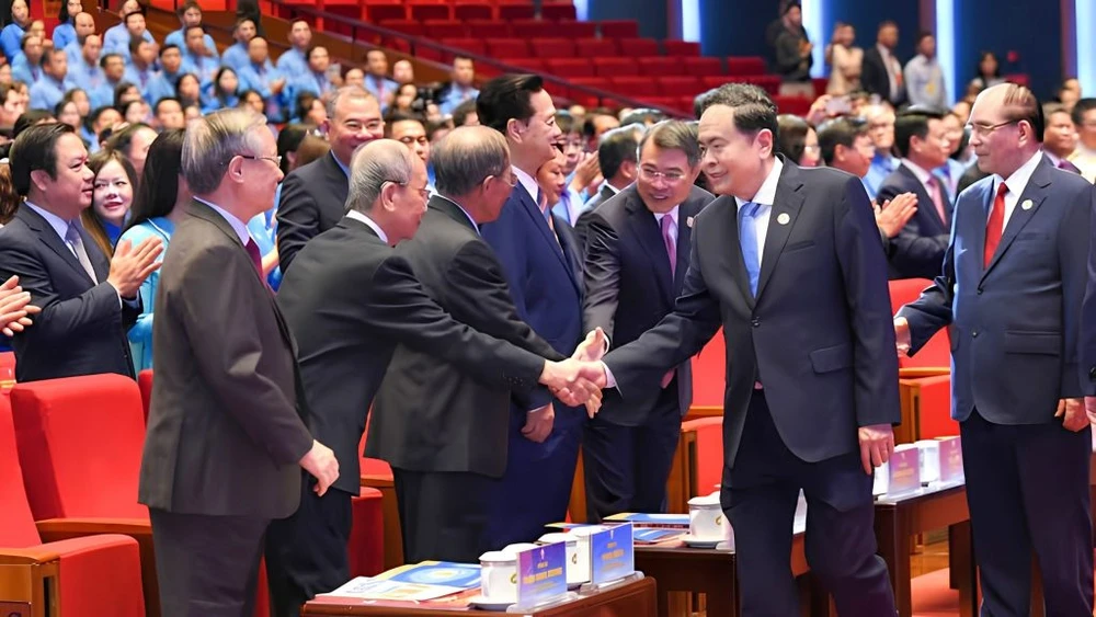 ngay-thanh-lap-cong-doan-3