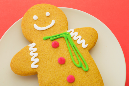 Cách làm bánh quy gừng thơm ngon, hoàn hảo cho tiệc Giáng Sinh