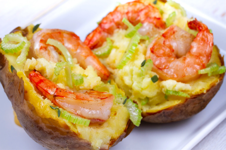 Tôm cuộn khoai tây chiên – Món ăn độc đáo cho bữa tiệc