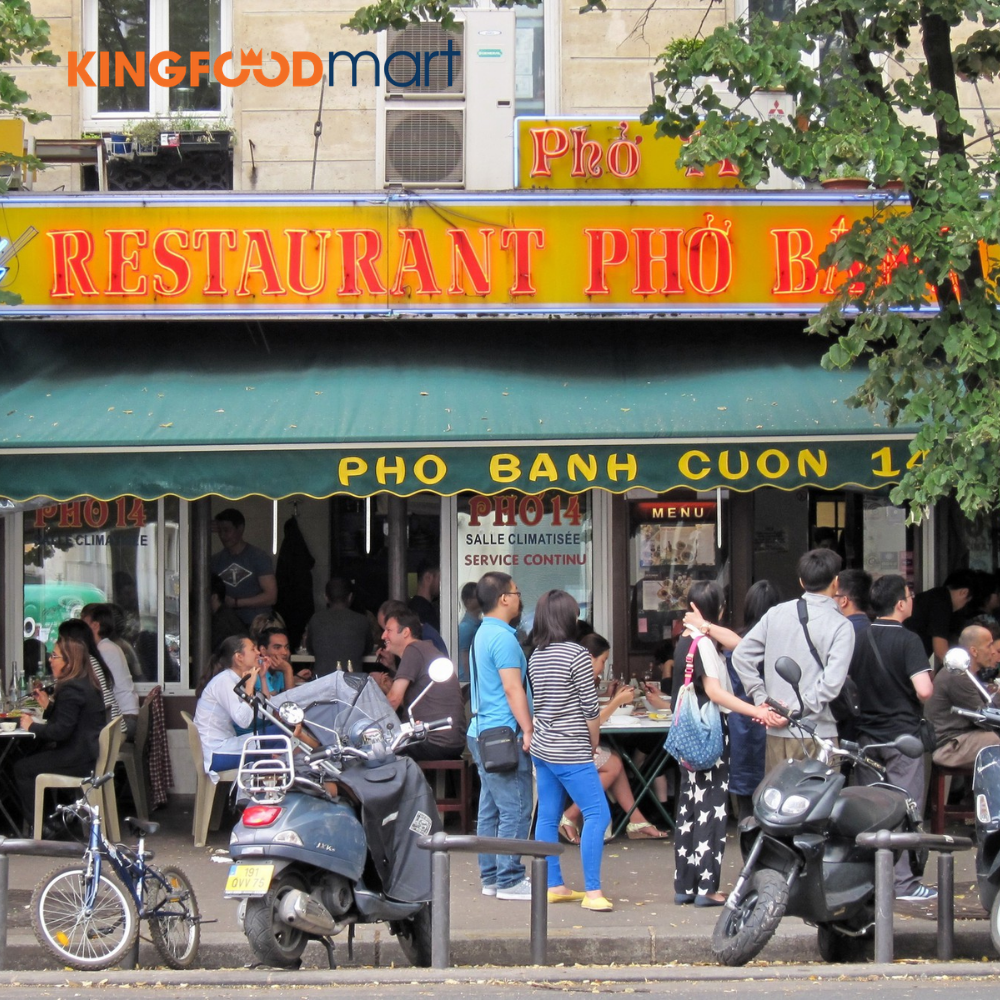 Hành trình phở bò ra thế giới từ Hà Nội đến các nhà hàng Việt tại New York, Paris.