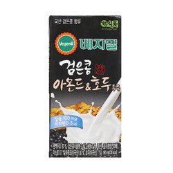 Sữa đậu đen óc chó hạnh nhân Vegemilk hộp 190ml