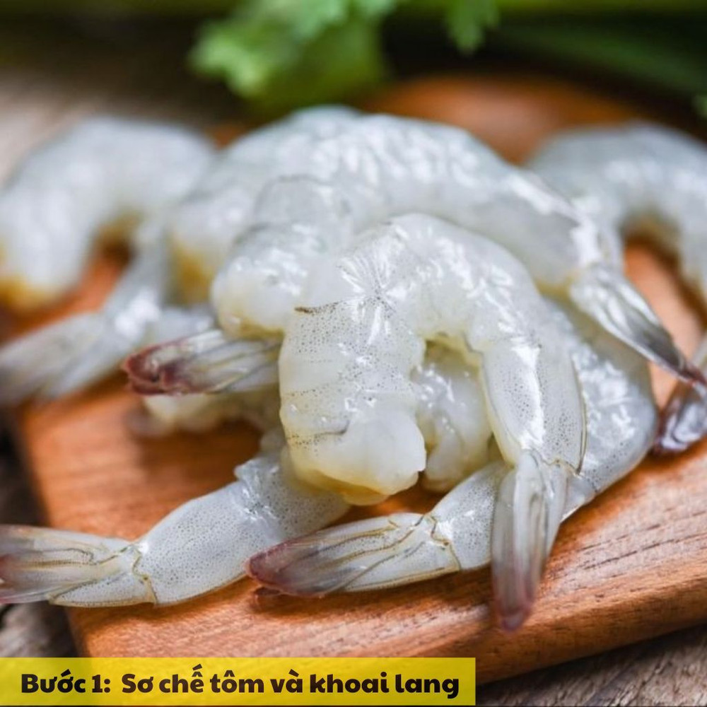 sơ chế tôm và khoai lang