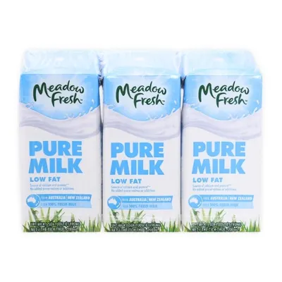 Lốc 3 hộp sữa tươi tiệt trùng Meadow Fresh ít béo 200ml